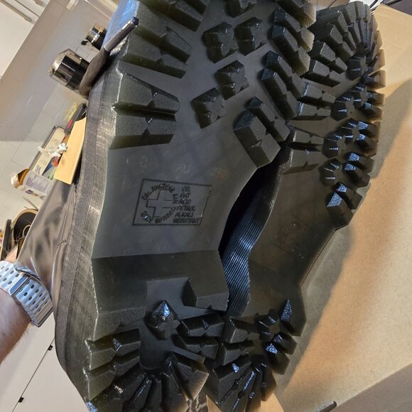 DR. MARTENS MOLLY Leather Platform Boots BLACK BUTTERO Men's Size 10 NEW - Picture 11 of 16